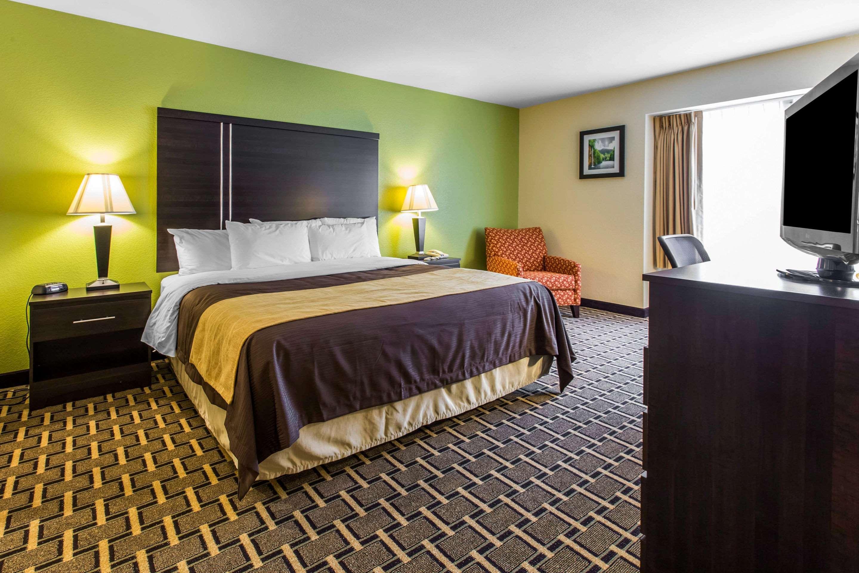 Quality Inn West Of Asheville Canton Exterior photo