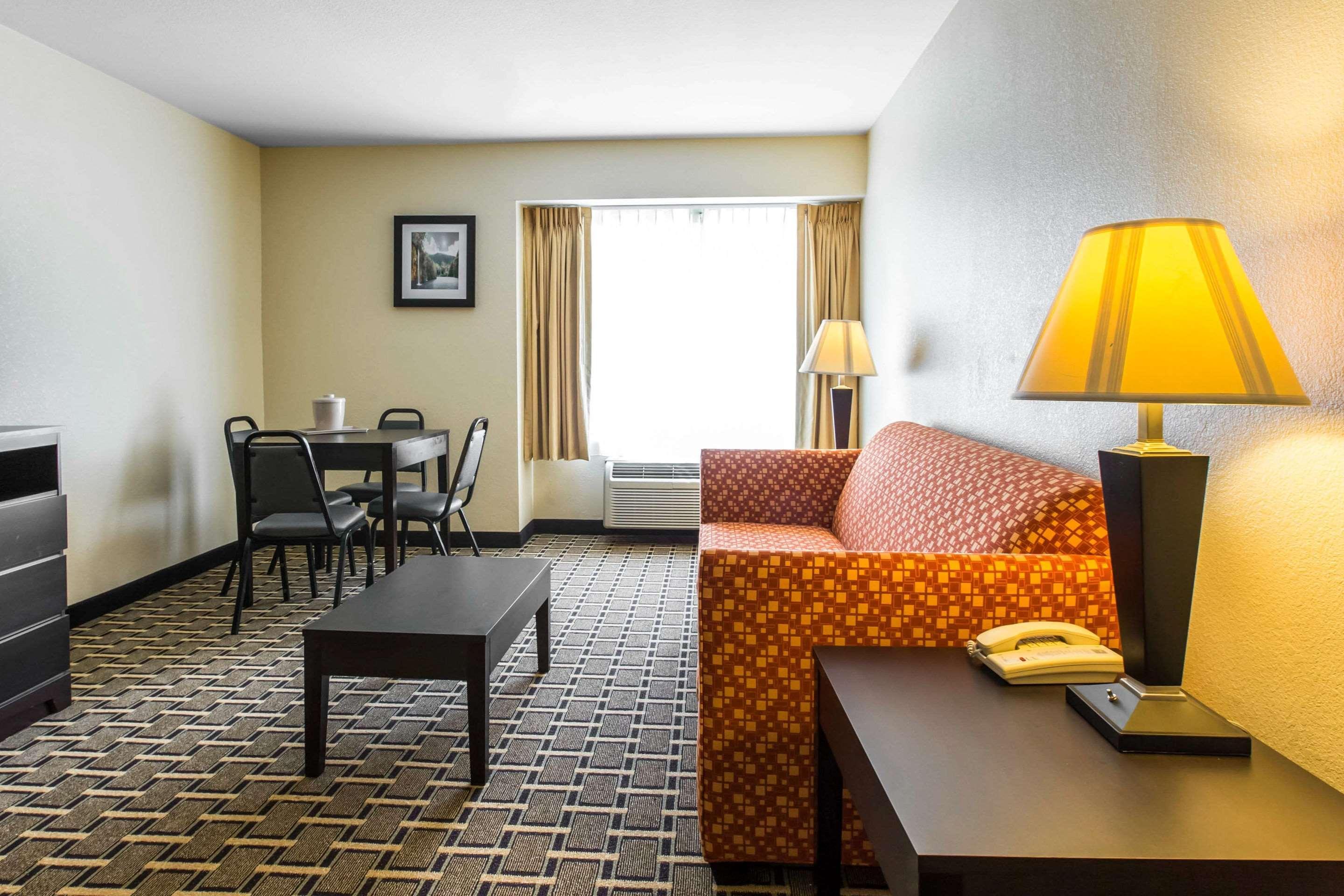 Quality Inn West Of Asheville Canton Exterior photo