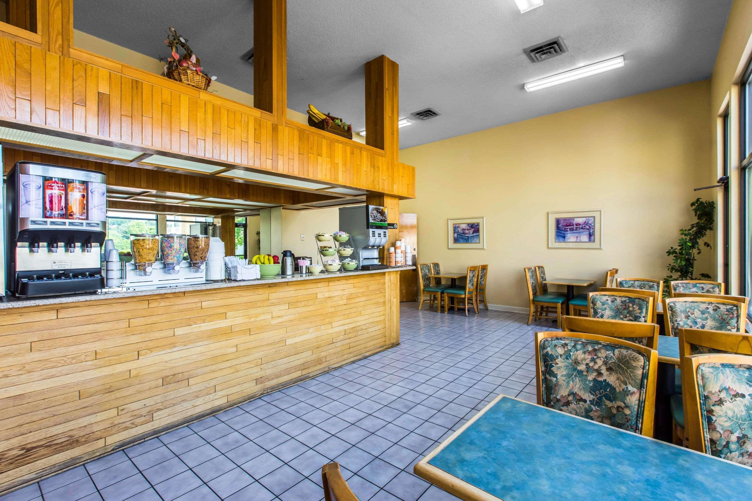 Quality Inn West Of Asheville Canton Exterior photo