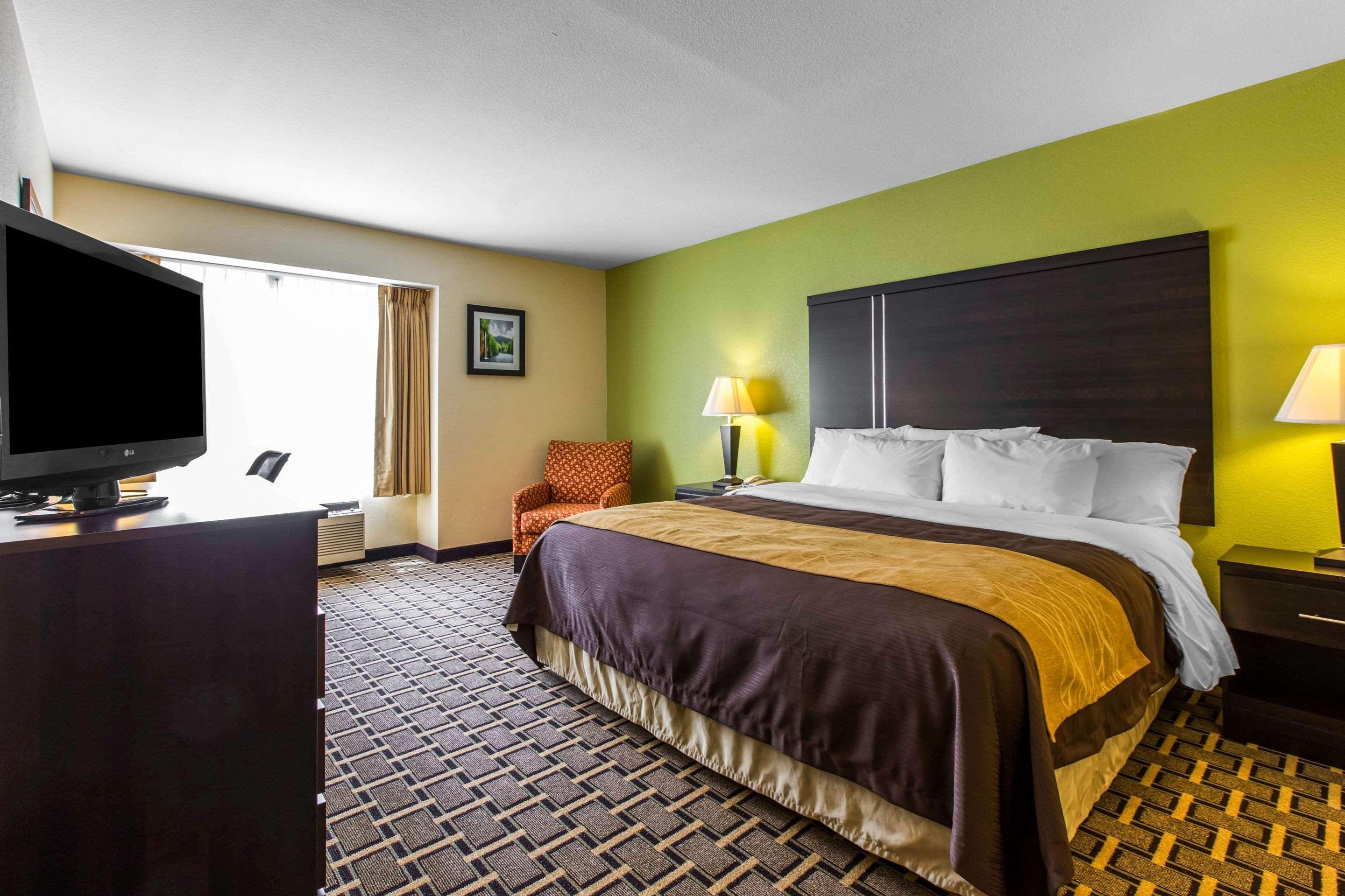 Quality Inn West Of Asheville Canton Exterior photo